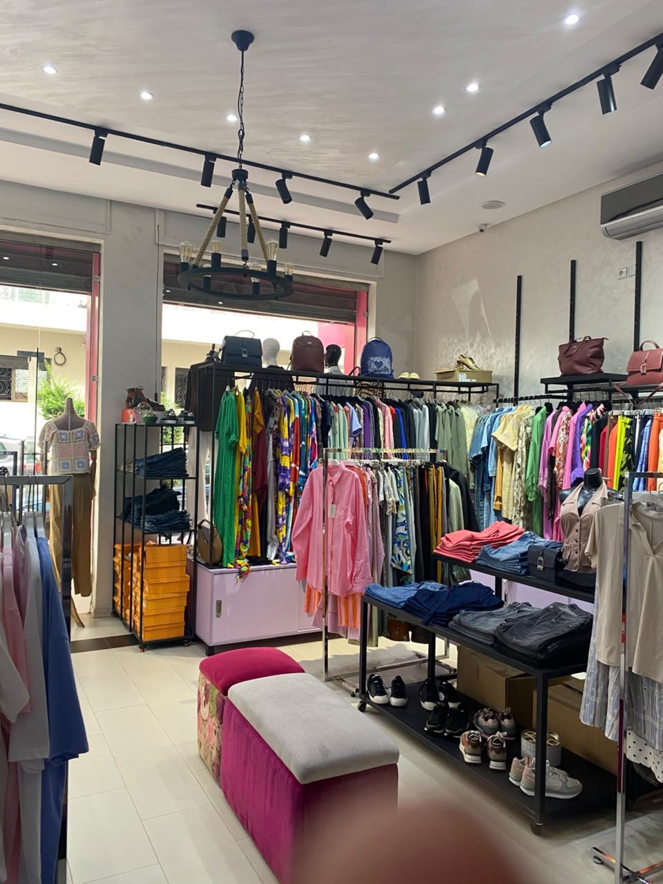 L’intérieur de la boutique Bibiche Sweet Shop, Avenue 2 Mars à Casablanca